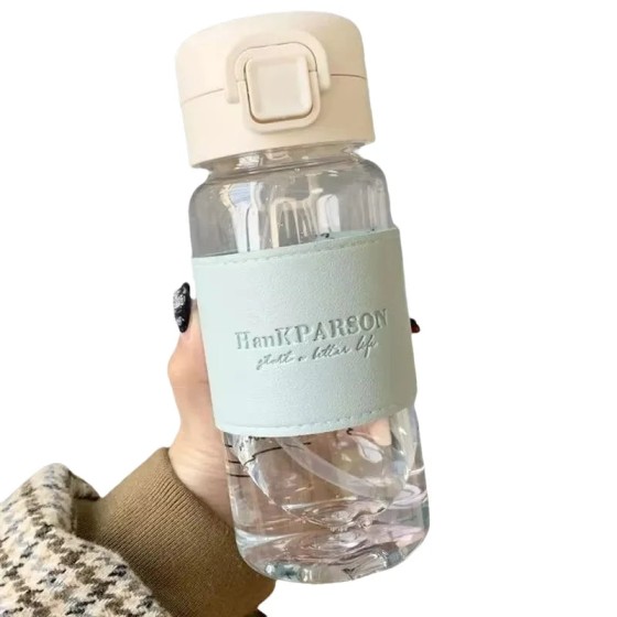 Garrafa de água fofa portátil de 500ml com tampa pop-up de palha à prova de vazamento para crianças da escola garrafa de beber de plástico